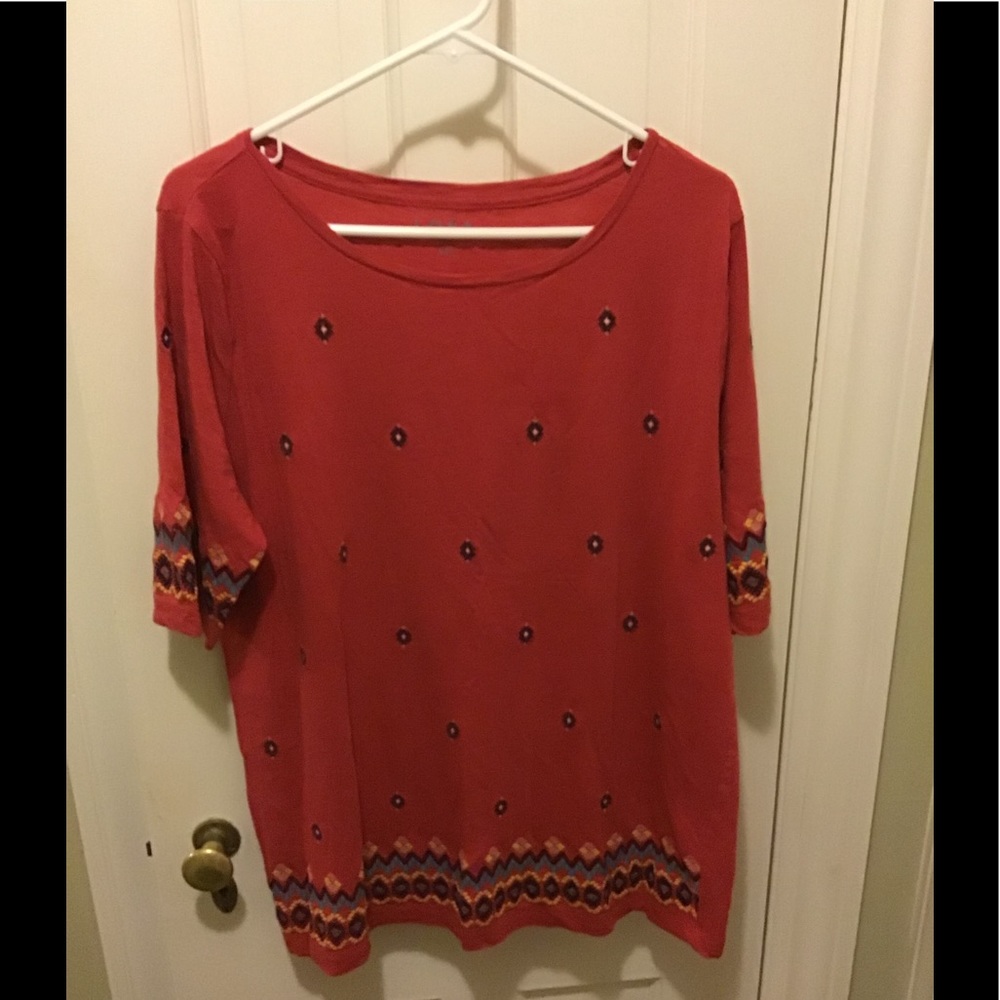 Loft red embroidered t shirt xxl